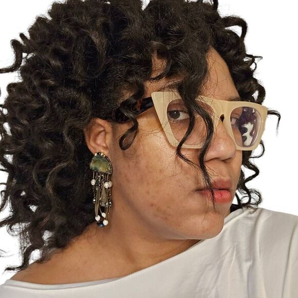 Handmade Green Vintage Beaded Shell Dangle Clip-On Earrings | Circa 1980s/1990s - Picture 6 of 6